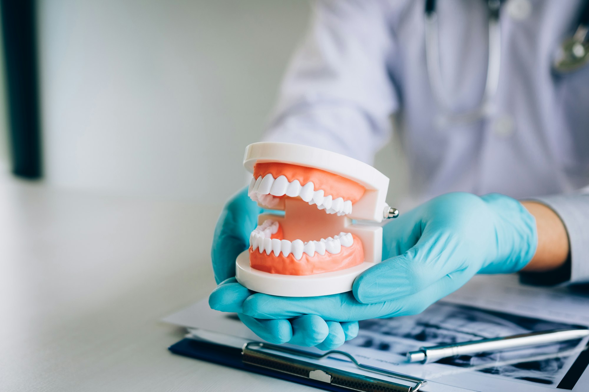 Dental Implants vs. Dentures: Which Option Is Right for You?